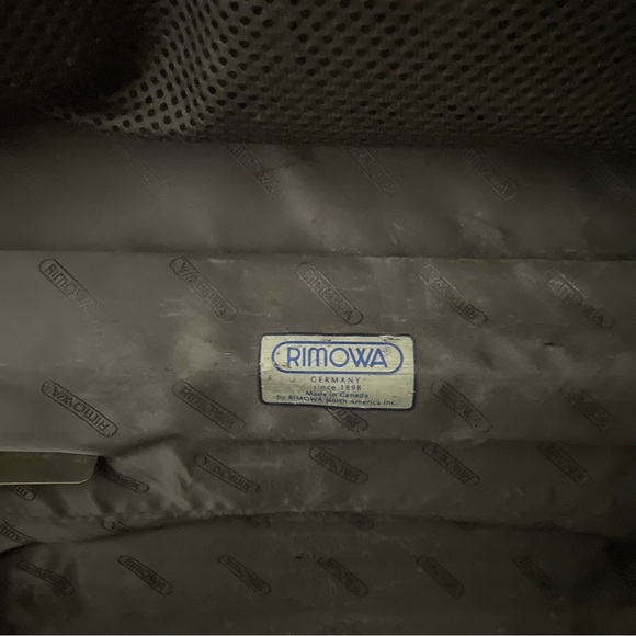 RIMOWA STEALTH ALUMINUM BEAUTY CASE TOPAS BLACK - Picture 9 of 10